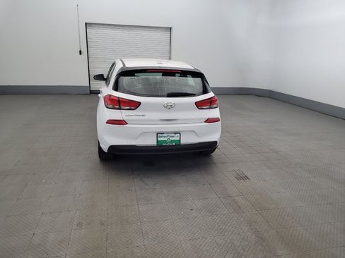 Used 2018 Hyundai Elantra GT w/ Style Package 02 FWD image 6