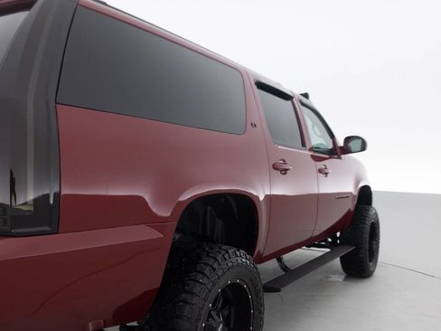 Used 2007 Chevrolet Suburban LT AWD/4WD image 14