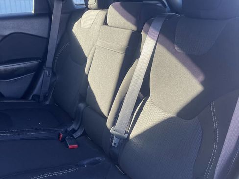 Used 2015 Jeep Cherokee Latitude w/ Cold Weather Group image 23