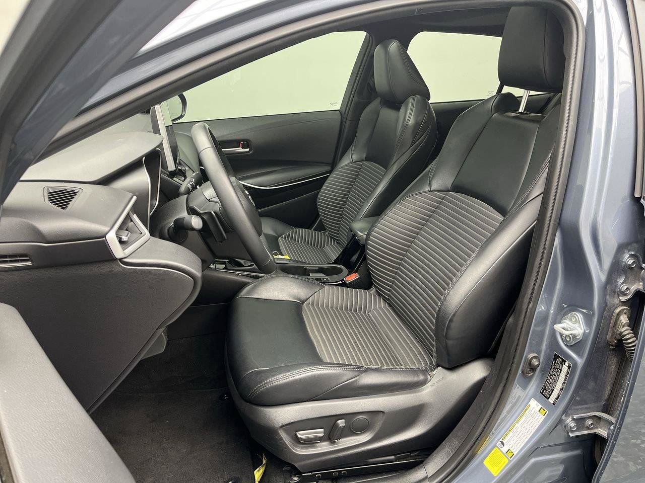 Used 2025 Toyota Corolla XSE FWD image 9