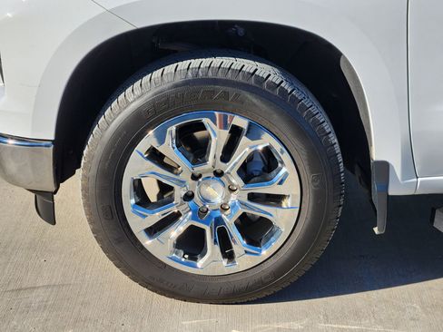 Used 2023 Chevrolet Silverado 1500 LTZ image 11