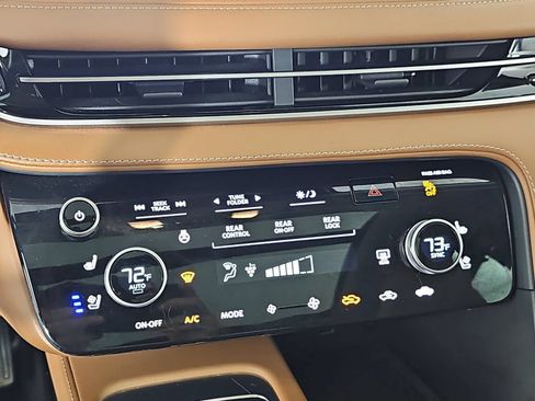 Used 2023 INFINITI QX60 Sensory w/ Vision Package AWD/4WD image 22