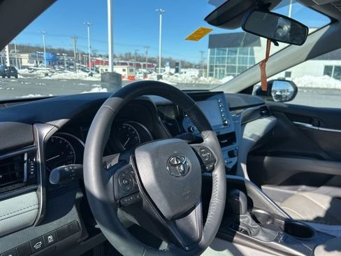 Used 2024 Toyota Camry SE image 10