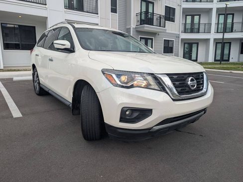 Used 2018 Nissan Pathfinder SL w/ Cargo Package FWD image 3