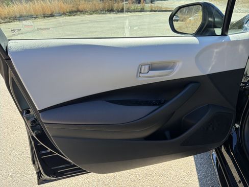 Used 2025 Toyota Corolla LE image 10