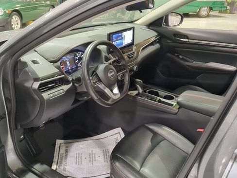 Used 2024 Nissan Altima 2.5 SR w/ SR Premium Package FWD image 14