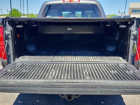 Used 2018 Toyota Tundra Limited w/ Limited Premium Package AWD/4WD image 18