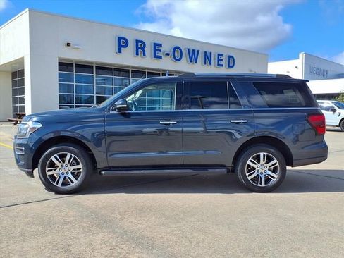 Used 2024 Ford Expedition Limited image 3