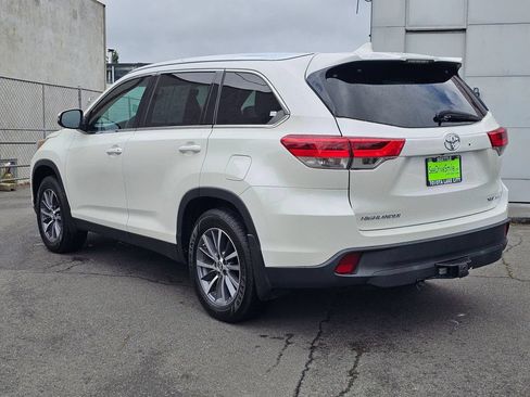 Used 2019 Toyota Highlander XLE AWD/4WD image 5