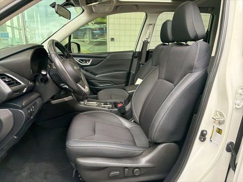 Used 2022 Subaru Forester Premium image 17