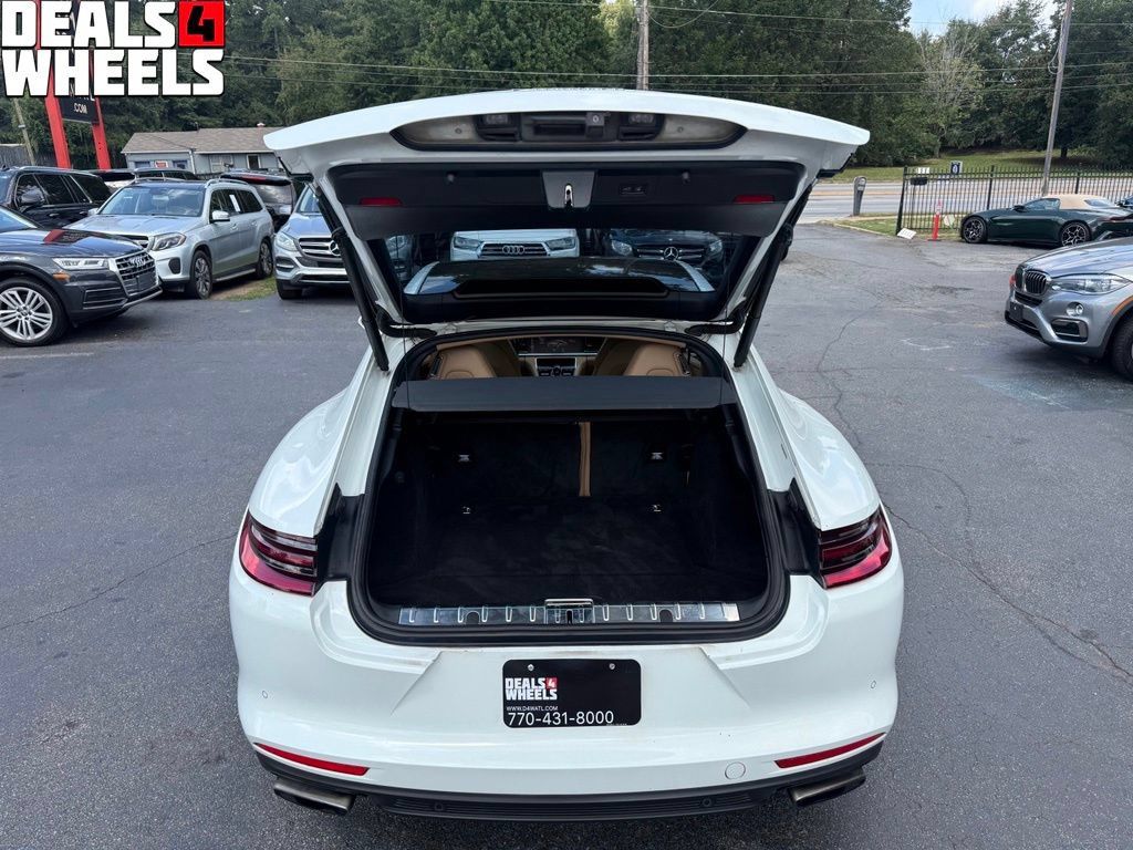 Used 2018 Porsche Panamera RWD image 5