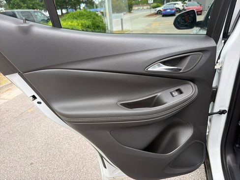 Used 2024 Buick Encore GX Preferred FWD image 21