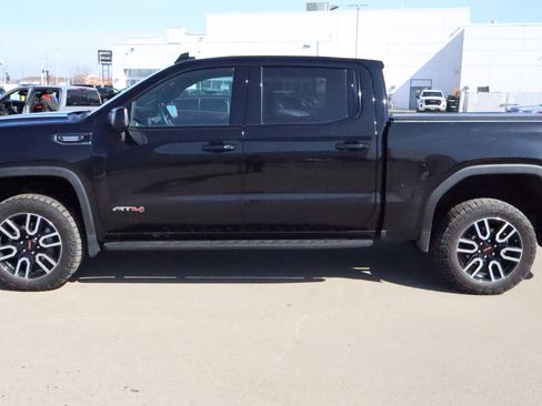 Certified 2023 GMC Sierra 1500 AT4 w/ AT4 Premium Package image 4
