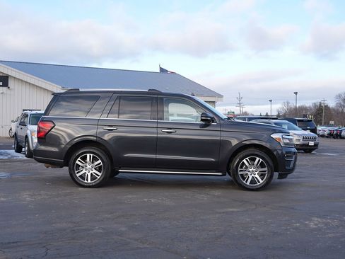 Used 2023 Ford Expedition Limited image 2