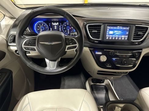 Used 2021 Chrysler Voyager Lxi FWD image 11
