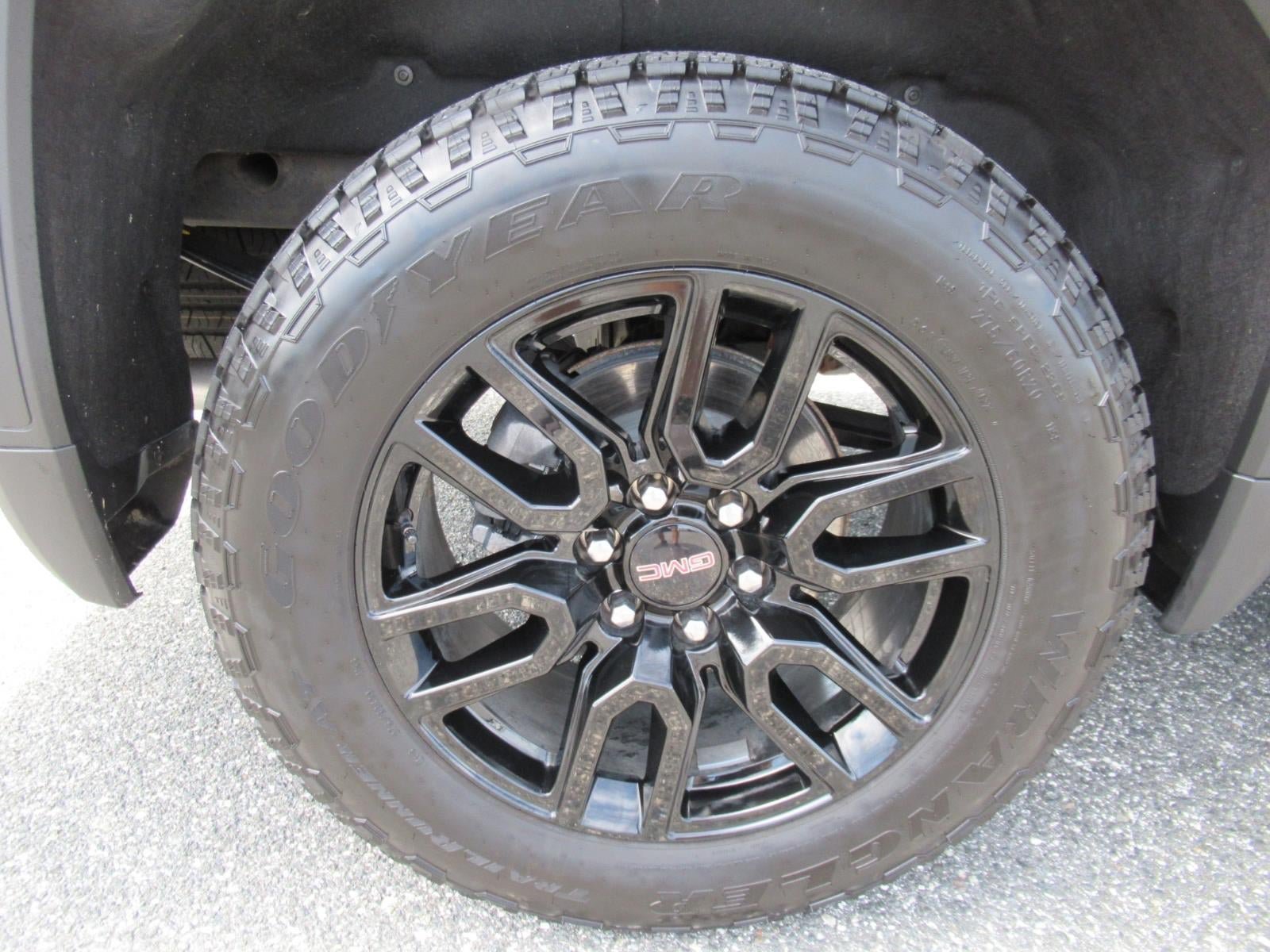 Used 2025 GMC Sierra 1500 Elevation w/ Elevation Premium Package AWD/4WD image 8