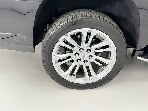 Used 2020 Cadillac Escalade Luxury w/ LPO, Radiant Package AWD/4WD image 32