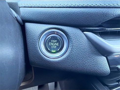 Used 2024 Cadillac XT4 Premium Luxury image 34