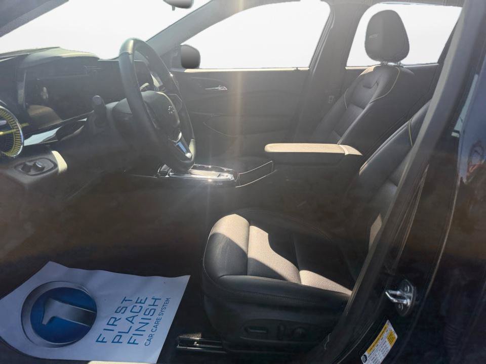 Used 2024 Chevrolet Trax ACTIV w/ Sunroof Package FWD image 9