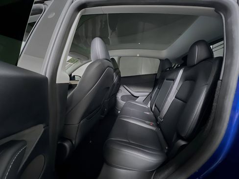 Used 2023 Tesla Model Y Long Range image 28