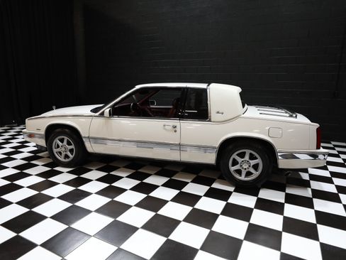 Used 1988 Cadillac Eldorado Coupe FWD image 32
