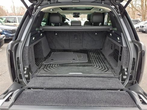 Used 2024 Land Rover Range Rover SE image 27