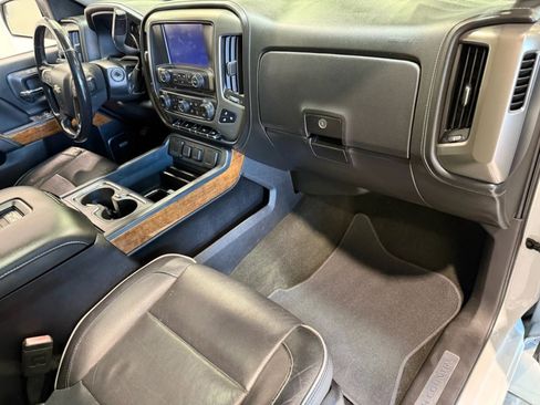 Used 2017 Chevrolet Silverado 1500 High Country image 23