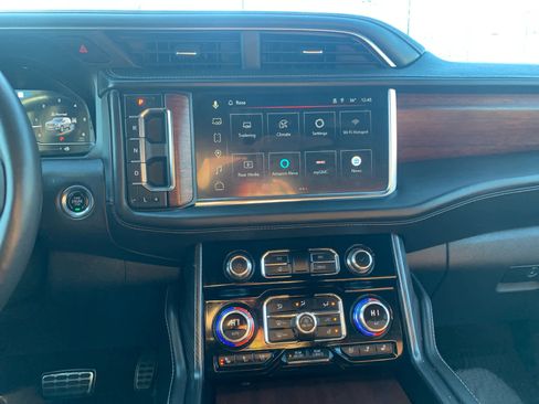 Used 2023 GMC Yukon Denali Ultimate image 25