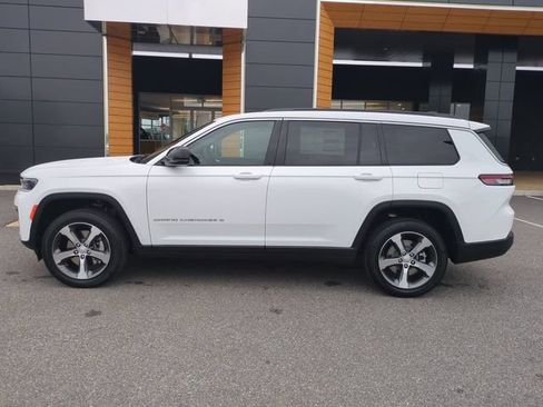 New 2026 Jeep Grand Cherokee L Limited w/ Trailer Tow Package AWD/4WD image 7