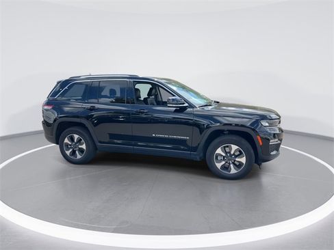 Used 2022 Jeep Grand Cherokee Limited 4xe image 9