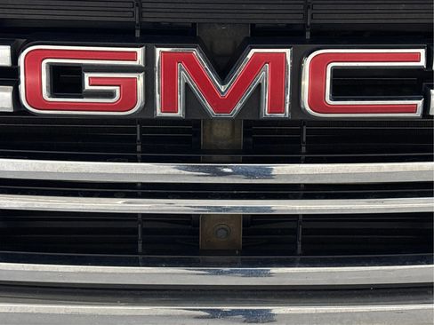 Used 2022 GMC Acadia SLE image 35