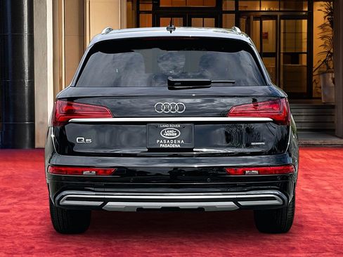 Used 2023 Audi Q5 2.0T Premium w/ Convenience Package AWD/4WD image 4