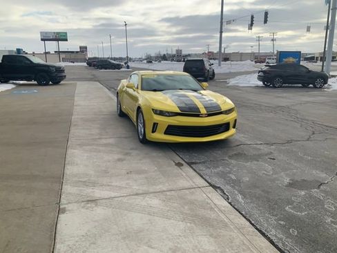 Used 2018 Chevrolet Camaro LT image 4