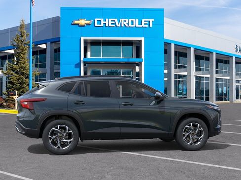 New 2026 Chevrolet Trax LT FWD image 29