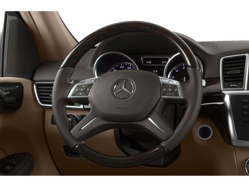 Used 2015 Mercedes-Benz ML 350 4MATIC image 4