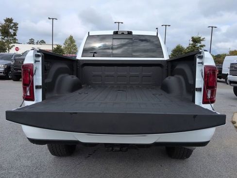 New 2026 RAM 2500 Laramie AWD/4WD image 13