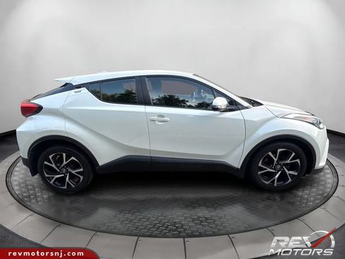 Used 2018 Toyota C-HR XLE FWD image 6
