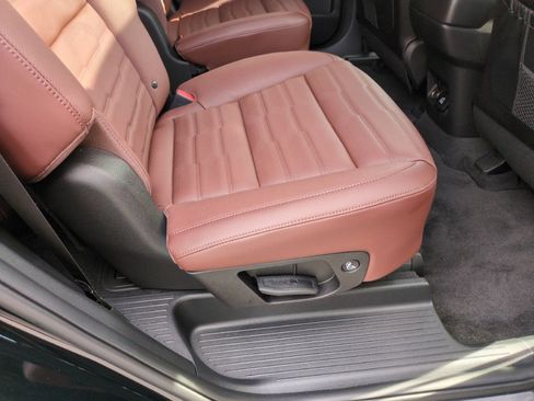 Used 2025 Kia Telluride SX Prestige image 48