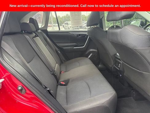 Used 2022 Toyota RAV4 LE AWD/4WD image 28