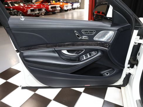 Used 2019 Mercedes-Benz S 560 4MATIC Sedan image 47