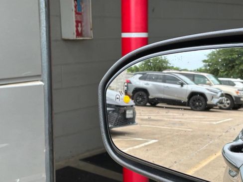Used 2019 Ford Fusion SE FWD image 20