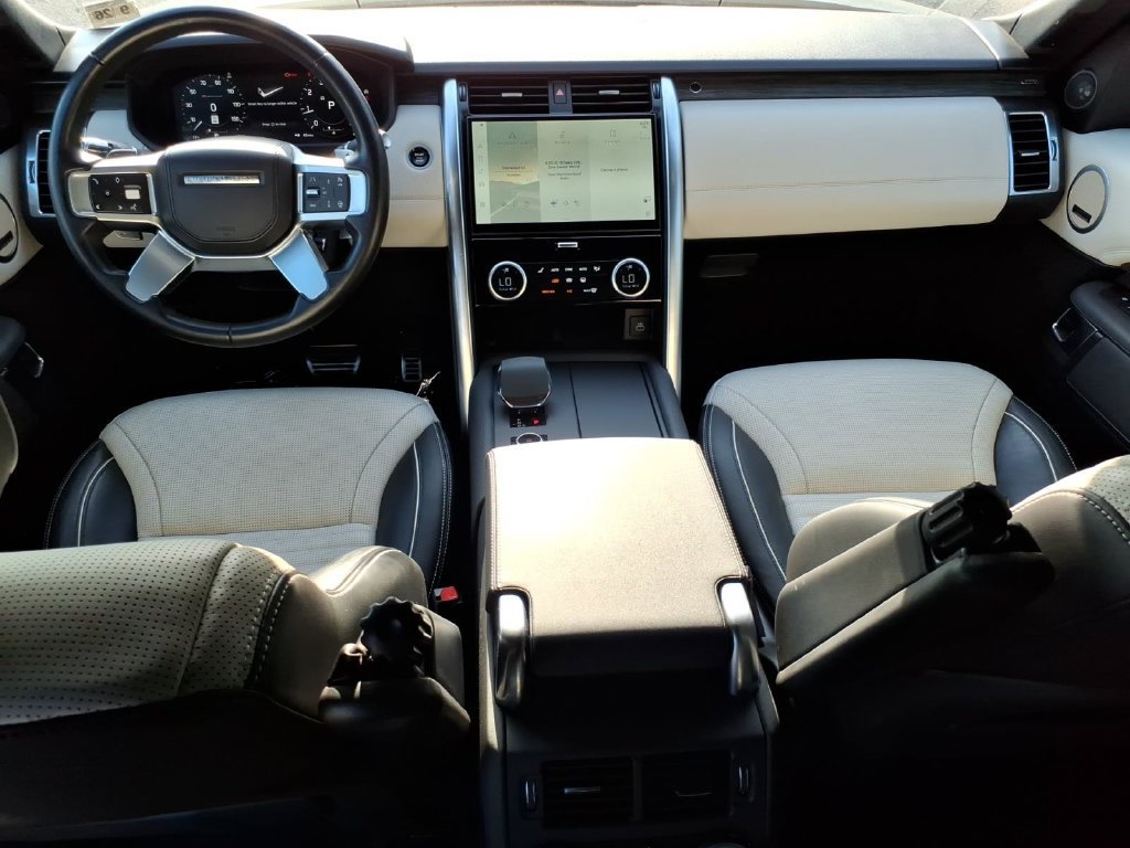 Used 2022 Land Rover Discovery HSE R-Dynamic AWD/4WD image 12