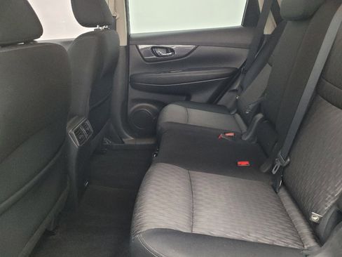 Used 2020 Nissan Rogue SV w/ Premium Package FWD image 18