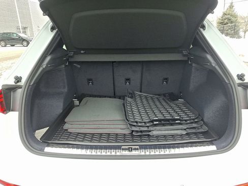 Certified 2025 Audi Q3 2.0T Premium Plus w/ Premium Plus Package image 31