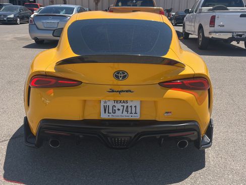 Used 2021 Toyota Supra w/ Safety & Technology Package RWD image 11