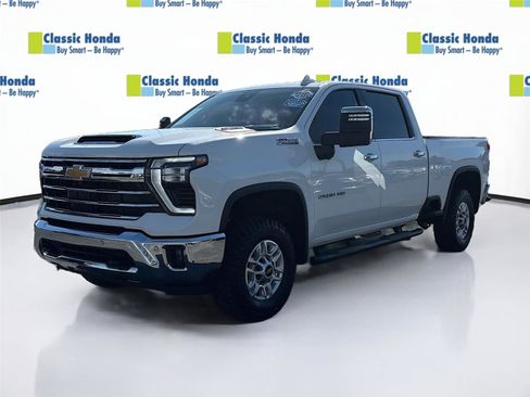 Used 2024 Chevrolet Silverado 2500 LTZ w/ LTZ Plus Package image 3