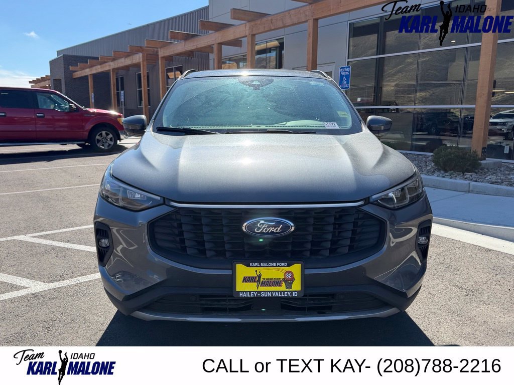 Used 2025 Ford Escape Platinum AWD/4WD image 2