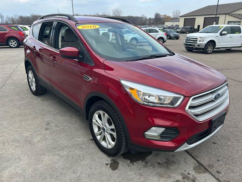 Used 2018 Ford Escape SE image 3