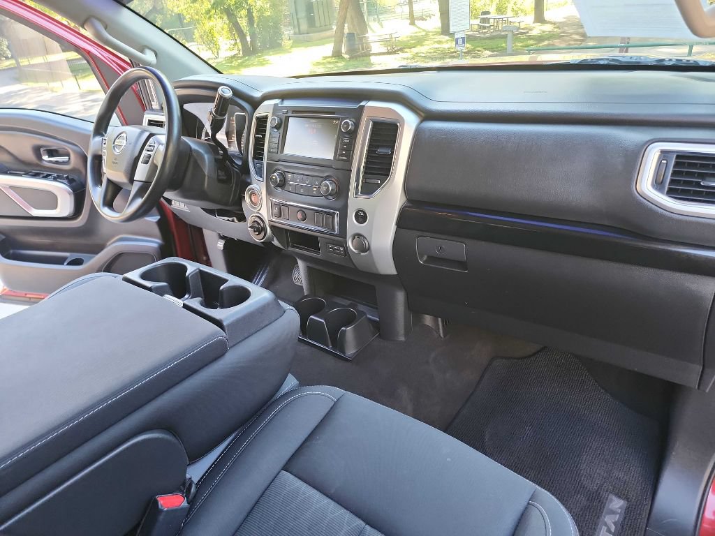 Used 2019 Nissan Titan SV AWD/4WD image 36