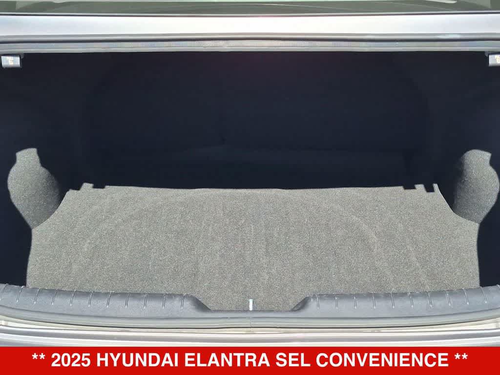 Used 2025 Hyundai Elantra SEL FWD image 33